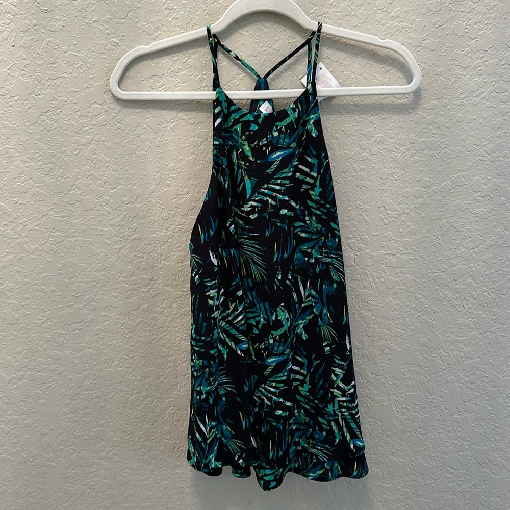NWT DECREE TOP b